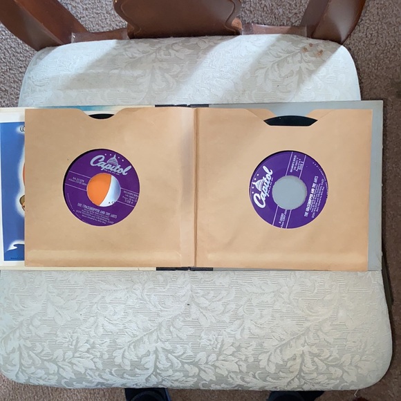 Vintage children’s read along books with a set of 4 sided vinyl records each. - Picture 4 of 7